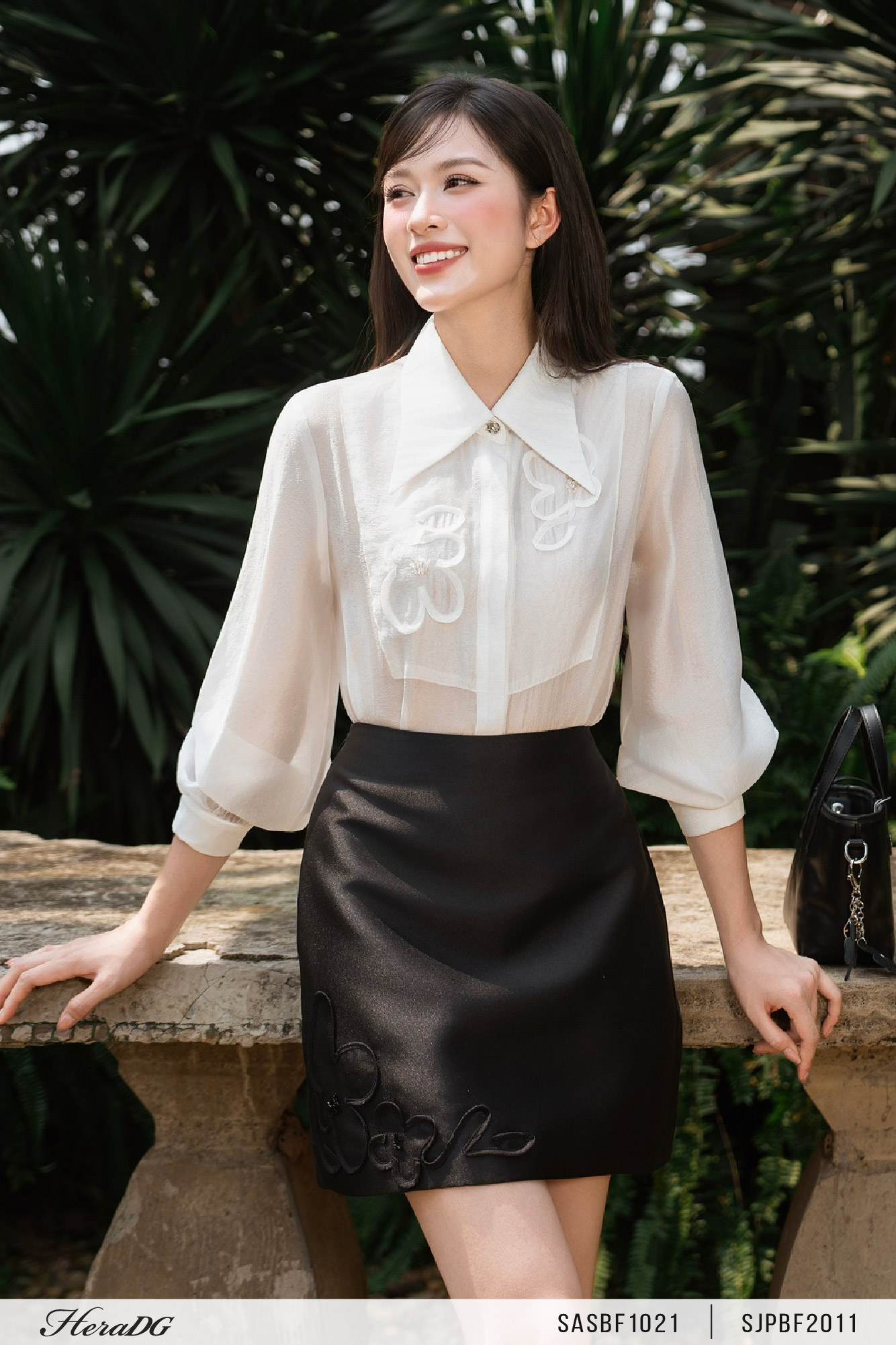 Ảnh của Chân váy A đính hoa nổi